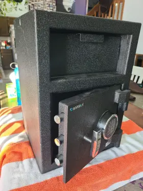 AX12588 BARSKA Safe