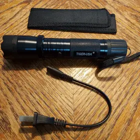 703610409439 FLASHLIGHT Tiger Xtreme Omega Stun Gun