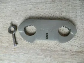 01234 FURY Thumb Cuffs Key Chicago