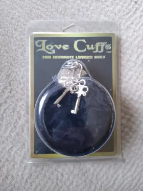 Golden Triangle 719256700069 Fur Love Cuffs Metal Furry Hand Handcuffs With Keys Adults Only New
