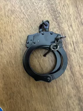 C1BK-M HEARTLAND GREATDEALS Fba Double Locking Steel Cuffs