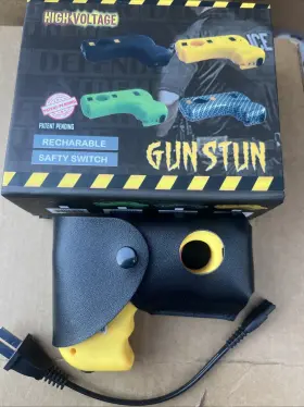 13459 HIGH VOLTAGE Defender Mv Rechargeable Pistol Grip Stun