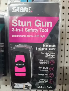 02306380844 SABRE Saber Stun Gun Alarm Led Light Defense Pink