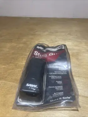 400106160965 SABRE Mini Stun Gun Flashlight Maximum Stopping