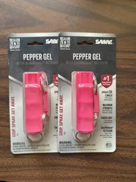 Sabre F15-pusg Pepper Gel Keychain With Fast Flip Top Safety Snap Clip Max Strength