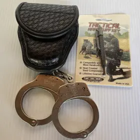 Smith & Wesson 065616 And Handcuffs With Black Basketweave Pouch Zak Tool Zt12 Key