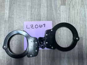 SW100-B SMITH WESSON HANDCUFFS Blued #2