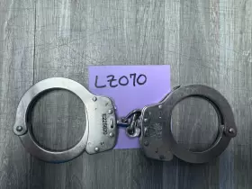 SW100-MP SMITH WESSON HANDCUFFS HANDCUFFS #2