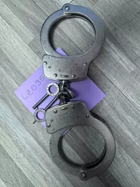 SW100P SMITH WESSON Push Pin Handcuffs #2