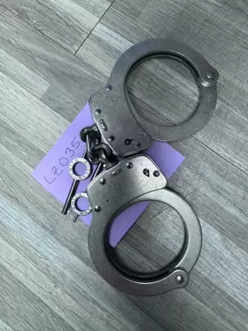 SW100P SMITH WESSON Push Pin Handcuffs