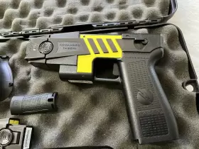 M18L TASER INTERNATIONAL Tactical Stun Pistol Gun Defense #2