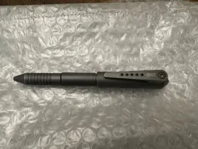 TA-TP2BK TOM ANDERSON Anodized Elite Tactical Pen Glass